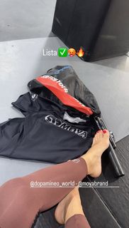 Giovanna Eburneo feet photo thumbnail