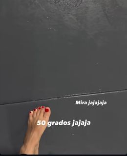 Giovanna Eburneo feet photo thumbnail