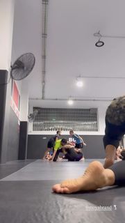 Giovanna Eburneo feet photo thumbnail