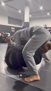 Giovanna Eburneo feet photo thumbnail