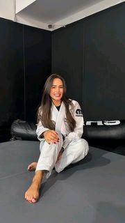 Giovanna Eburneo feet photo thumbnail