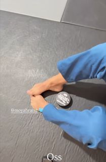 Giovanna Eburneo feet photo thumbnail