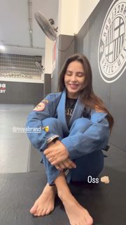 Giovanna Eburneo feet photo thumbnail