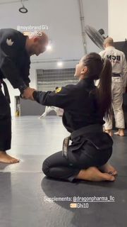 Giovanna Eburneo feet photo thumbnail