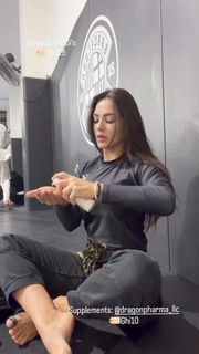 Giovanna Eburneo feet photo thumbnail