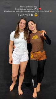 Giovanna Eburneo feet photo thumbnail