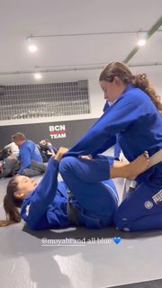 Giovanna Eburneo feet photo thumbnail