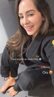 Giovanna Eburneo feet photo thumbnail