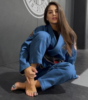 Giovanna Eburneo feet photo 4