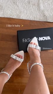 Giovanna Eburneo feet photo 10