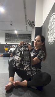 Giovanna Eburneo feet photo 8