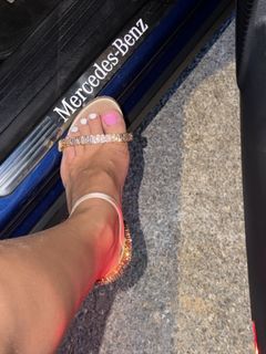 Giovanna Eburneo feet photo 5