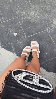 Giovanna Eburneo feet photo 16