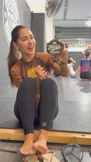 Giovanna Eburneo feet photo 4