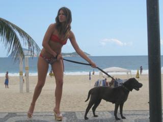 Giovanna Ewbank feet photo thumbnail