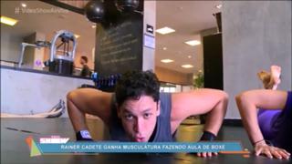 Giovanna Ewbank feet photo thumbnail