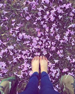 Giovanna Ewbank feet photo thumbnail