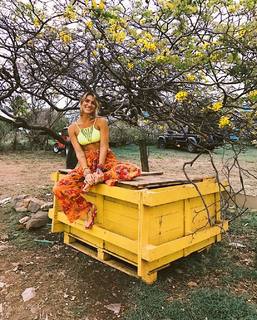 Giovanna Ewbank feet photo thumbnail