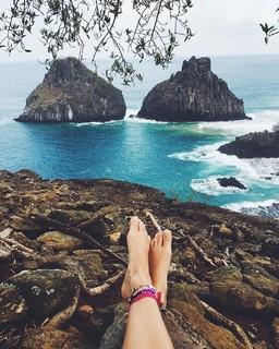 Giovanna Ewbank feet photo thumbnail