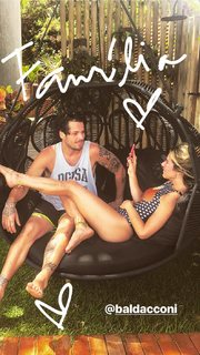 Giovanna Ewbank feet photo thumbnail