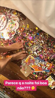 Giovanna Ewbank feet photo thumbnail