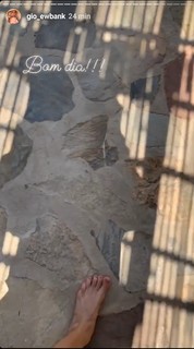 Giovanna Ewbank feet photo thumbnail