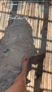 Giovanna Ewbank feet photo thumbnail