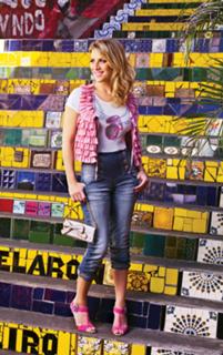 Giovanna Ewbank feet photo thumbnail