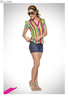 Giovanna Ewbank feet photo thumbnail