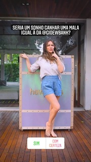 Giovanna Ewbank feet photo thumbnail