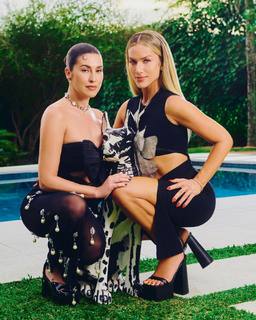 Giovanna Ewbank feet photo thumbnail