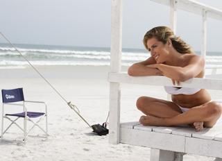 Giovanna Ewbank feet photo thumbnail