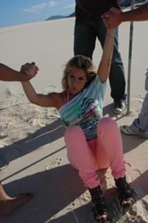 Giovanna Ewbank feet photo thumbnail