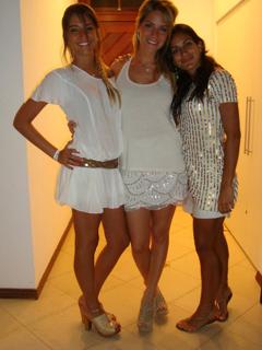 Giovanna Ewbank feet photo thumbnail