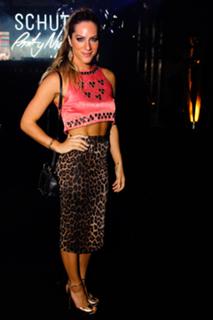 Giovanna Ewbank feet photo thumbnail