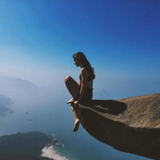 Giovanna Grigio feet photo thumbnail