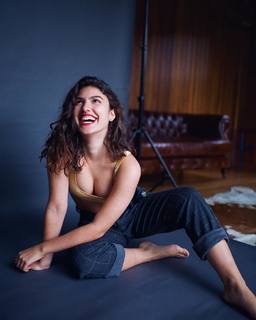 Giovanna Grigio feet photo thumbnail