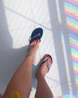 Giovanna Grigio feet photo thumbnail