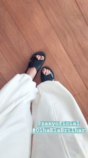 Giovanna Grigio feet photo thumbnail