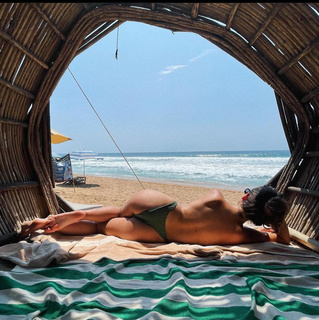 Giovanna Grigio feet photo thumbnail