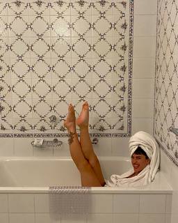 Giovanna Grigio feet photo thumbnail