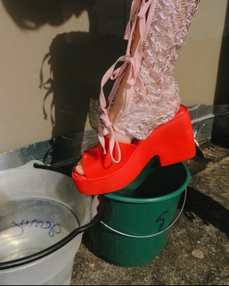 Giovanna Grigio feet photo thumbnail