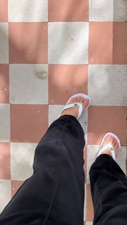 Giovanna Grigio feet photo thumbnail