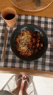 Giovanna Grigio feet photo thumbnail