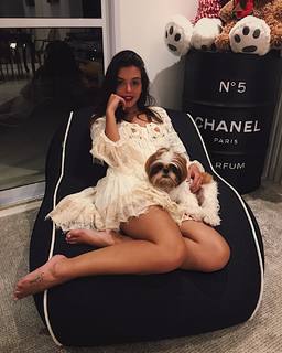 Giovanna Lancellotti feet photo thumbnail