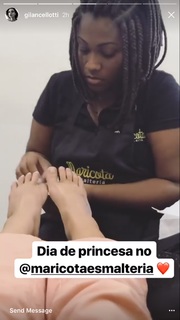 Giovanna Lancellotti feet photo thumbnail