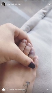 Giovanna Lancellotti feet photo thumbnail