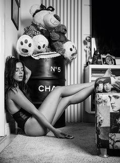 Giovanna Lancellotti feet photo thumbnail