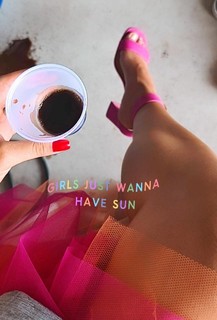 Giovanna Lancellotti feet photo thumbnail