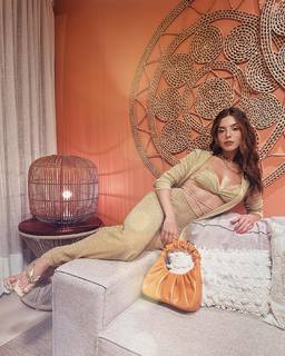 Giovanna Lancellotti feet photo thumbnail